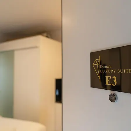 Dema Luxury Suites - Lekka E3 Athens Exterior photo